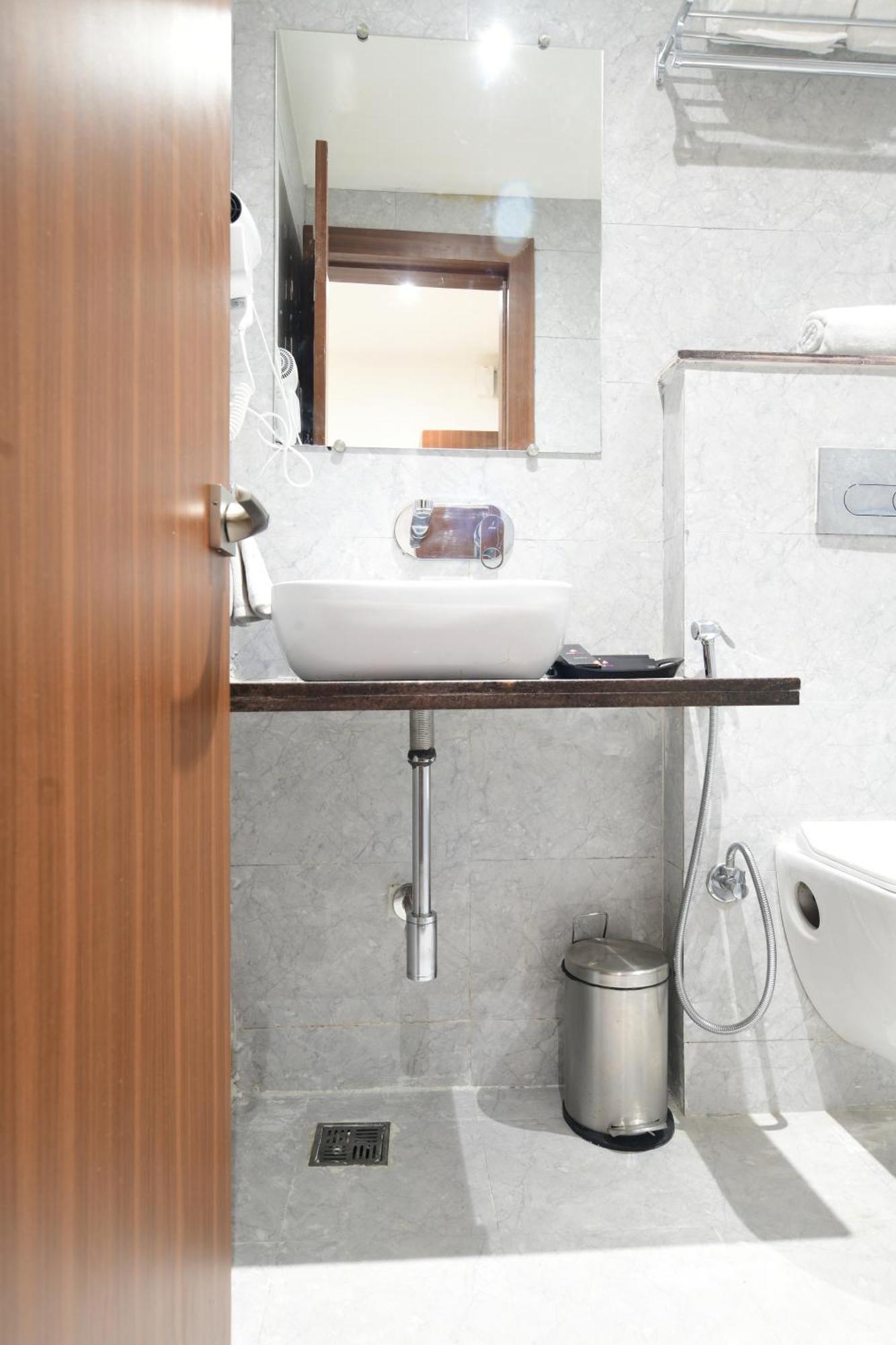 Aceotel Premier, Vijay Nagar Индор Екстериор снимка